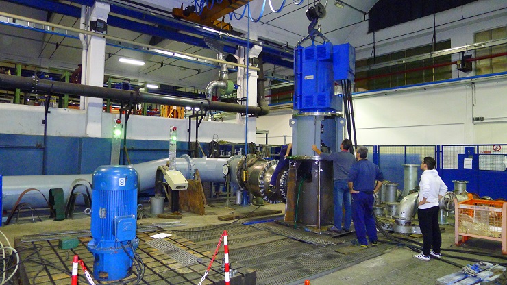 A vertical pump at Aturia's current test room in Milan.