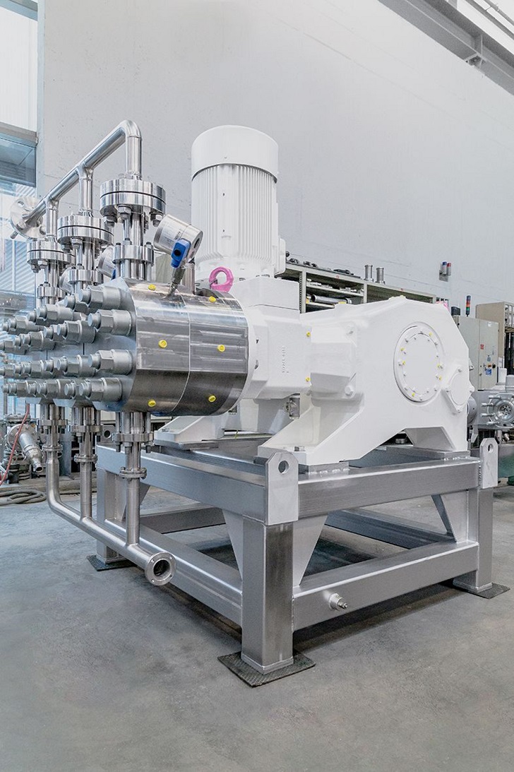The purpose of the pump is to generate the energy for dispersion in the homogenization valve, to convey the fluid being dispersed and to ensure the exact flow rate in the process. (Image: LEWA GmbH)