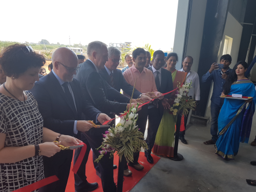 Cutting the ribbon at the opening of DESMI's new plant in India.