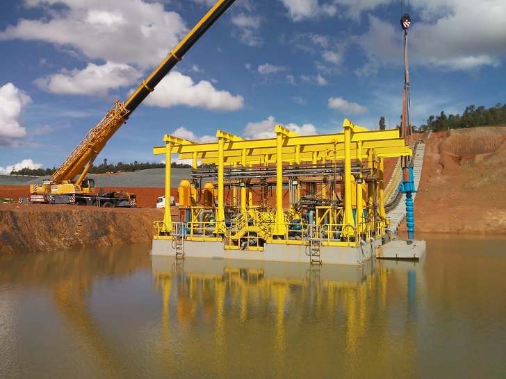 Figure 1. KSB Brazil’s solution is a floating station fitted with KSB vertical turbine B pumps positioned over a pontoon.