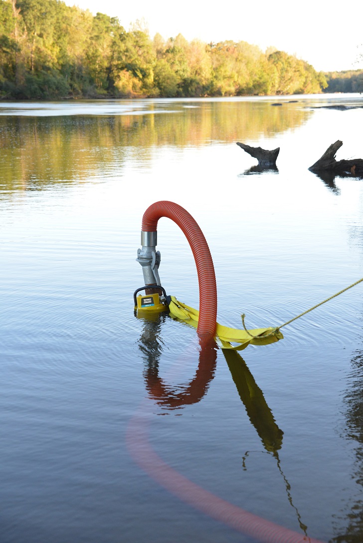 Submersible pumps use the proximity and pressure of the surrounding water to aid fluid movement through the hose, so less energy is needed.