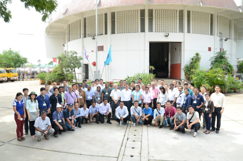 Ebara flood control pump seminar participants in front of the RAMA IV drainage pumping station in Thailand.