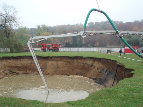 The 17 m deep tunnel was drained using two SPP Autoprime Q1200 vacuum assisted self-priming pump units.