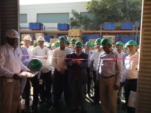 Cutting the ribbon at the opening of Kirloskar's new warehouse in Kirloskarvadi
