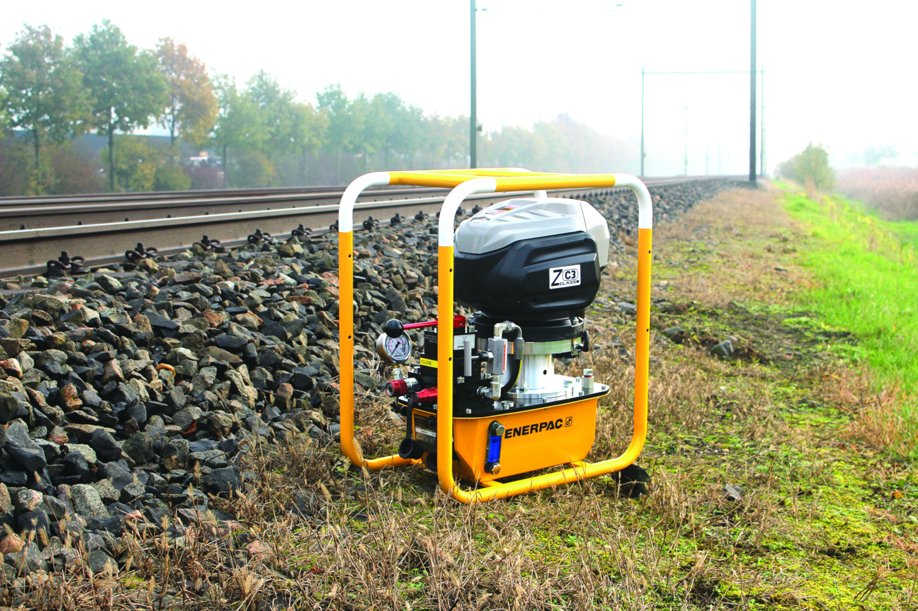 The ZC-3404 is Network Rail approved and weighs 34.8 kg (without battery) with a noise level below 80dB max.