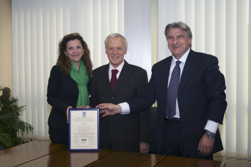 From left to right: Doctor Ssa Lama – Bologna DNV director, Signor Giorgio Caprari – managing director and general manager , and Signore Luigi Varanese – corporate quality manager.