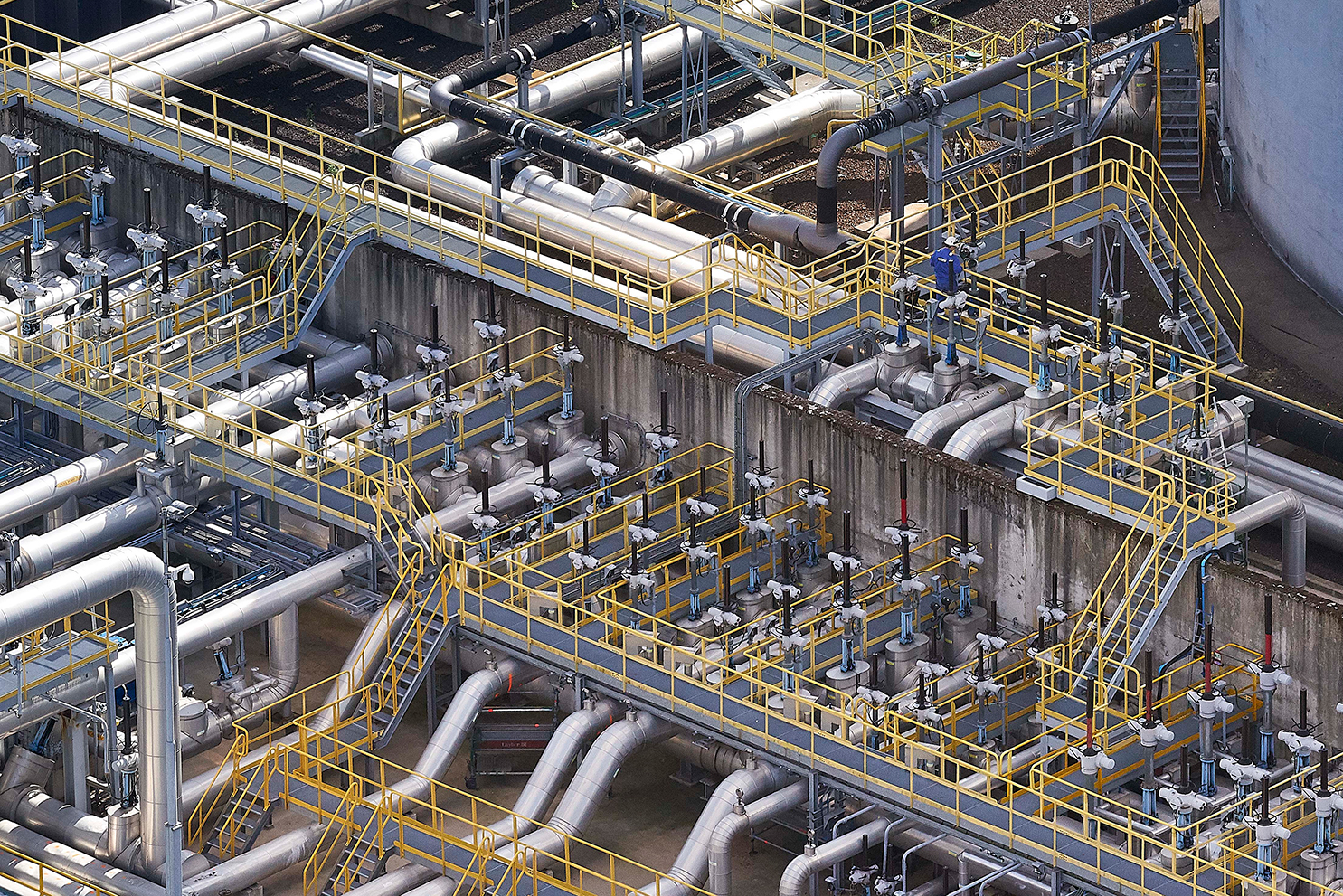 Intelligent Asset Management is designed to improve reliability and availability of key assets (such as valves) in industries that use flow control processes.