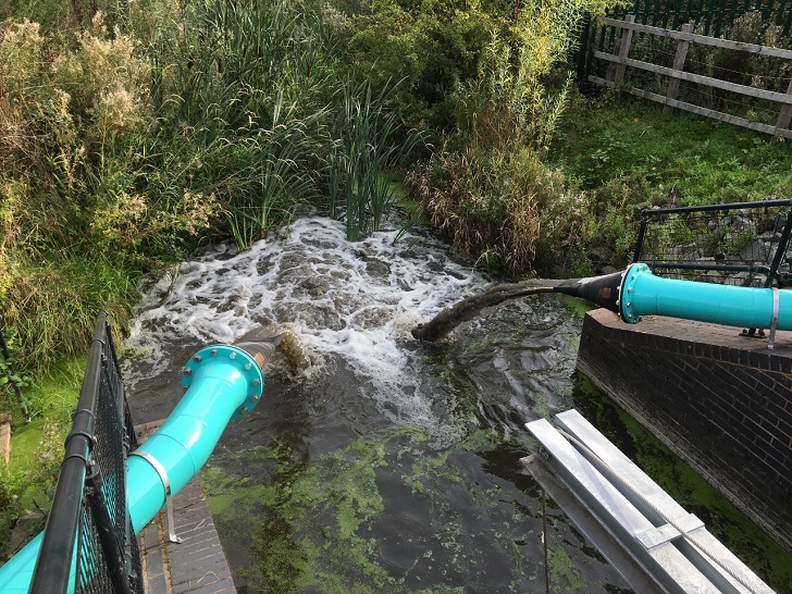 Hidrostal pumps discharging.