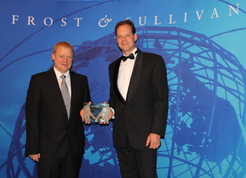 F&S ceremony, award acceptance on behalf of Verder John Hoorneman – Director Verder Liquids division (right) and Wim Rochtus – Product Manager Verderair (left).