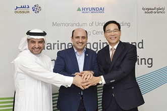 Left to right: Rasheed Al Shubaili, CEO, Dussur; Zaid Murshed, Vice President, New Business Development, Saudi Aramco; and Kidon Chang, CEO of Engine Business, Hyundai Heavy Industries.