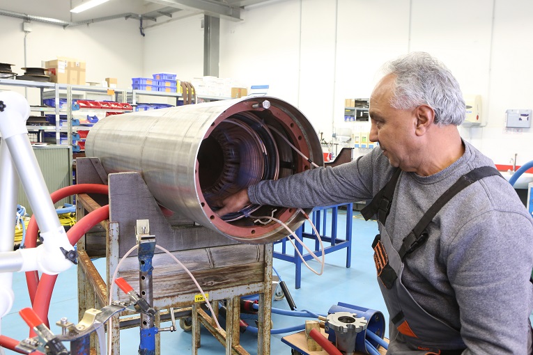 Stator winding at the Pleuger Industries Hamburg factory. (Image: © Pleuger Industries/Carlos Kella)