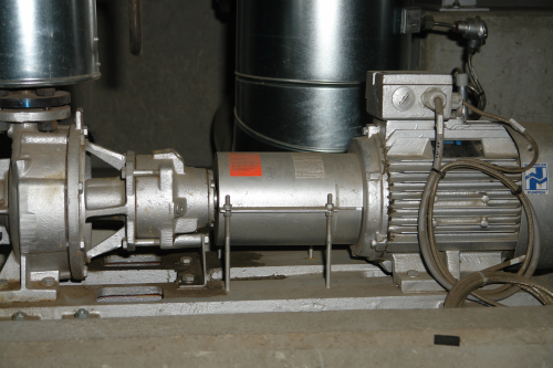 Allweiler pump of the Allheat series used as a circulation pump for emergency cooling. The liquid is synthetic thermal oil (Diphyl THT), discharge pressure 3.5 bar capacity 105 m3/h.