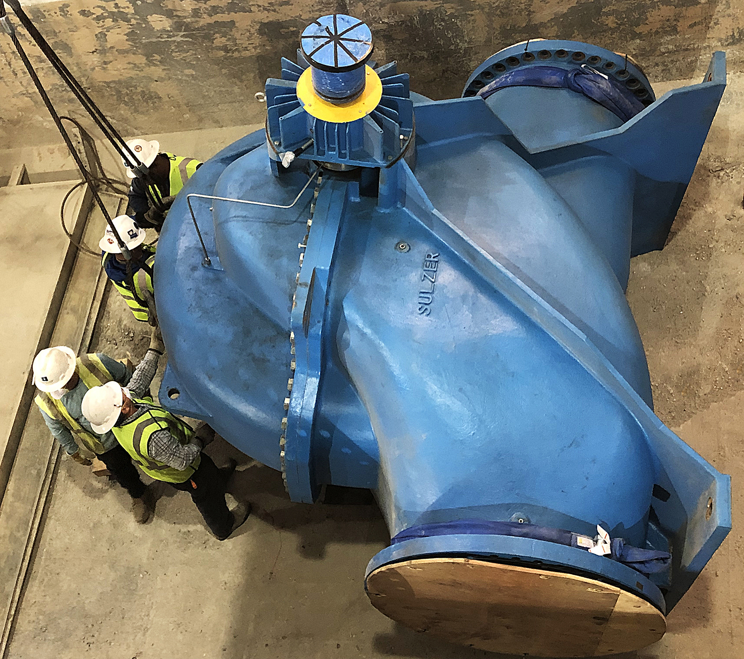 The new 18-tonne pumps presented a considerable installation challenge.