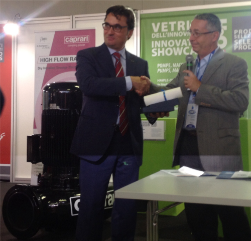 Alberto Caprari, Executive Director of Caprari, collects the Innovation Showcase award at ACCADUEO 2014.