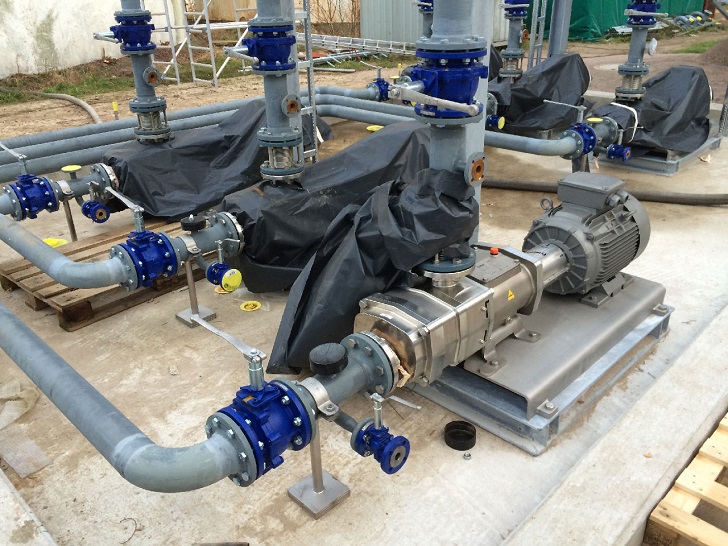 Pre-assembled ready-to-install VPS plug-and-pump skid for a loading and unloading station for diesel products.