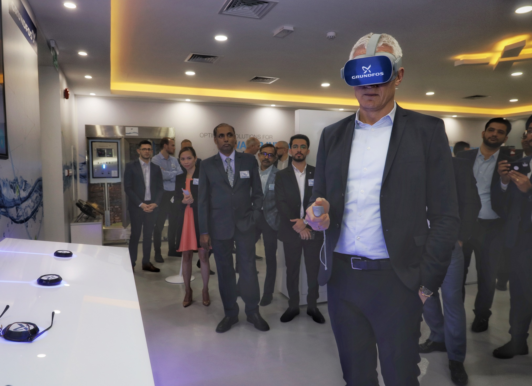 Mads Nipper tests out the technology at the new Grundfos iFoss Lab in Dubai.