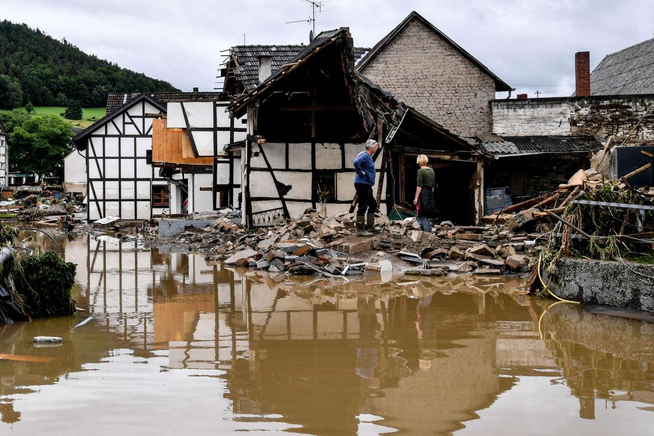VSX - Vogel Software has made a donation to the humanitarian organisation arche noVa which is supporting those affected by the recent floods in parts of Germany.(Image: epa/Sascha Steinbach)