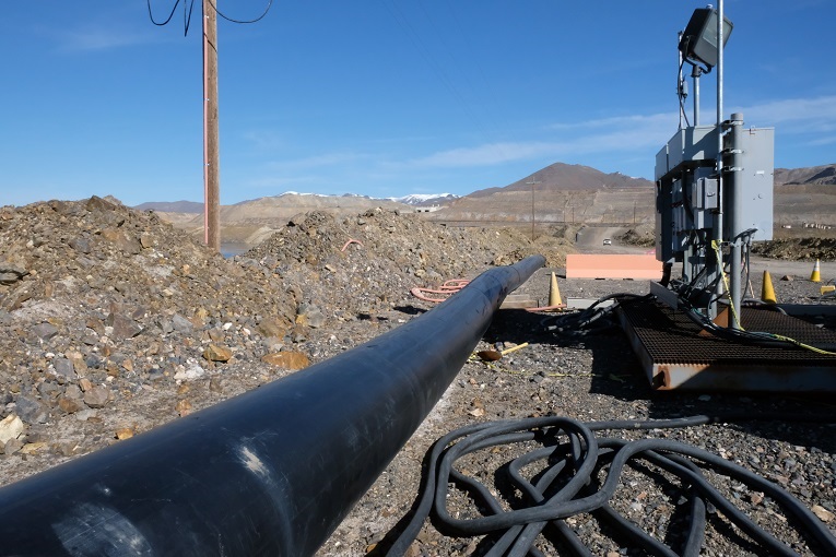 The water level often varies in the retention pond from where the mine takes its water, so the chosen pump had to able to adapt to the changes.