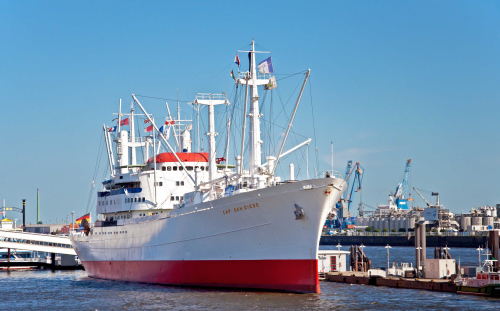 The CAP SAN DIEGO with a gross tonnage of almost 10,000, has been equipped with pumps from German manufacturer KSB. (© thorabeti-Fotolia.com)