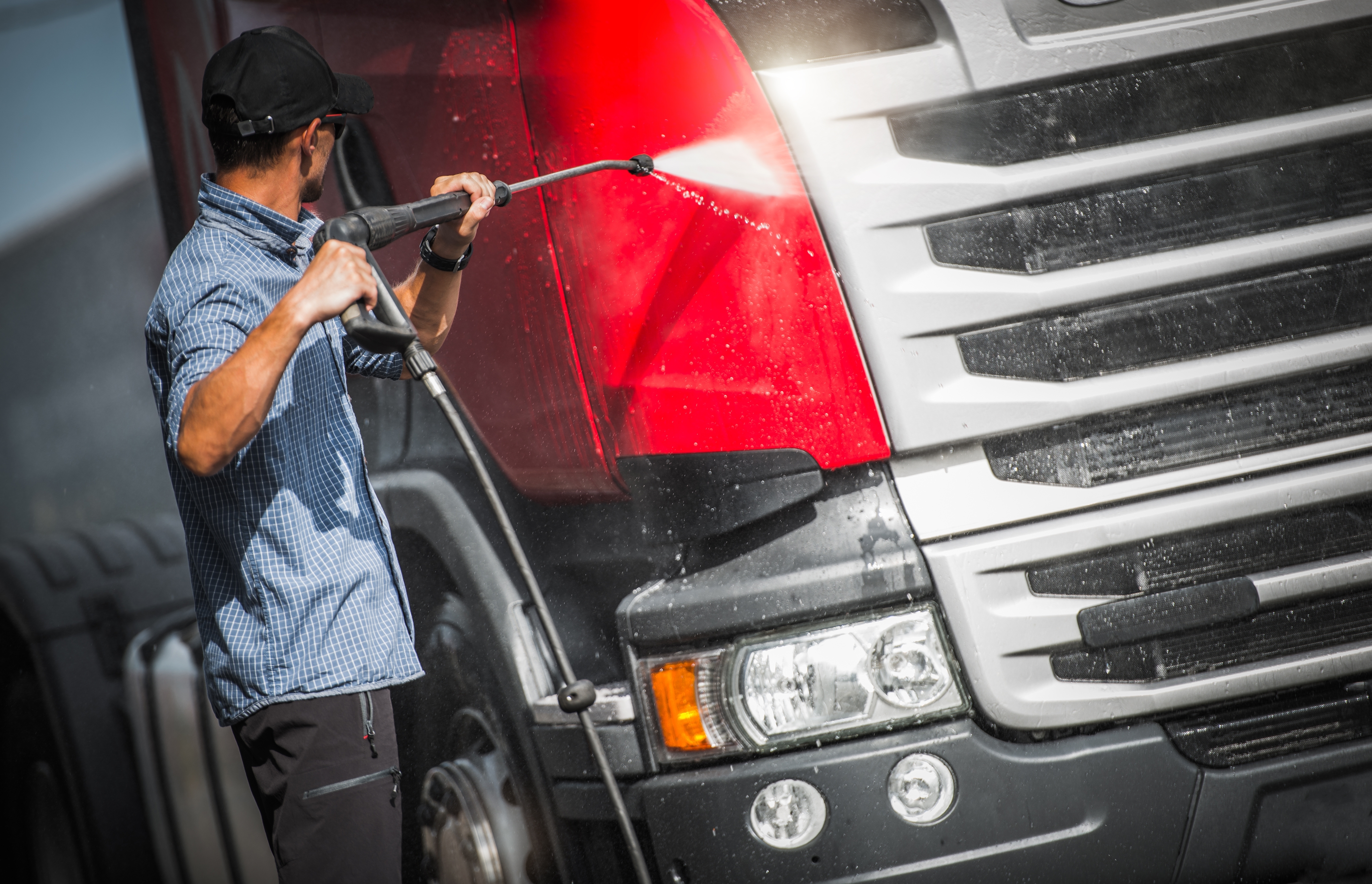 The Intelligent Pump can handle aggressive, corrosive fluids, making it effective for high-pressure cleaning. Image: Shutterstock.