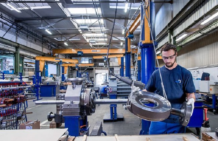 Assembly of a KSB high-pressure ring-section pump in Frankenthal, Germany; Mathias Grundig © KSB SE & Co KGaA.