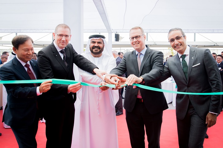 From left to right: Yunjoong Kim (Wilo SE); Georg Weber (CTO, Wilo SE); Mohammed Al Muallem (Chairman of DP World and Jafza); Peter Fischer (German Ambassador to the UAE) and Yasser Nagi (Group Director Sales Area MENA) at the opening of the new Wilo representative office in Dubai.
