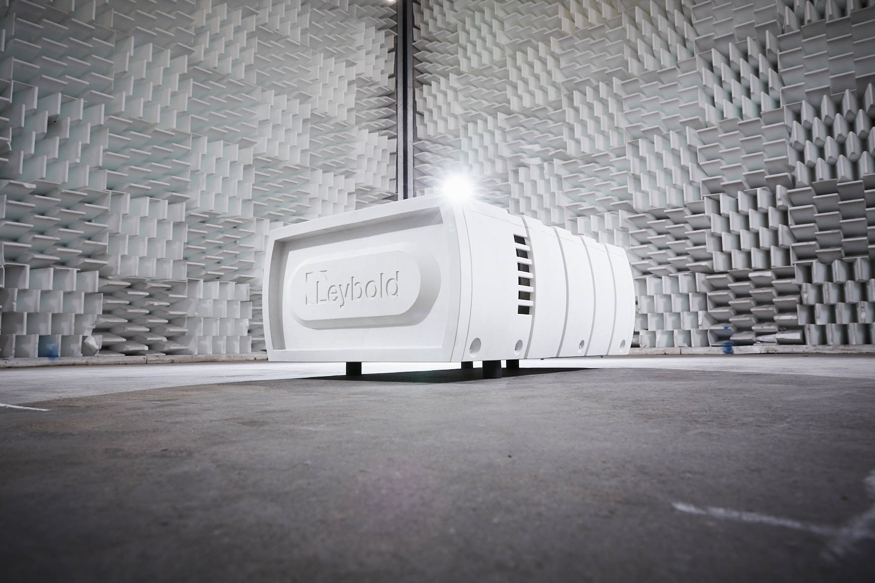 Leybold introduces its new VARODRY vacuum pump at ACHEMA.