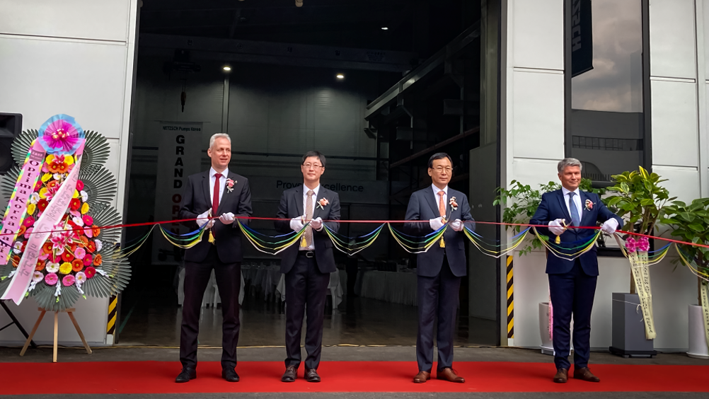 Ralf Stauske, Keanu Park, Steven Minh and Robert Kurz officially open the subsidiary Netzsch Pumps Korea Co Ltd. 
