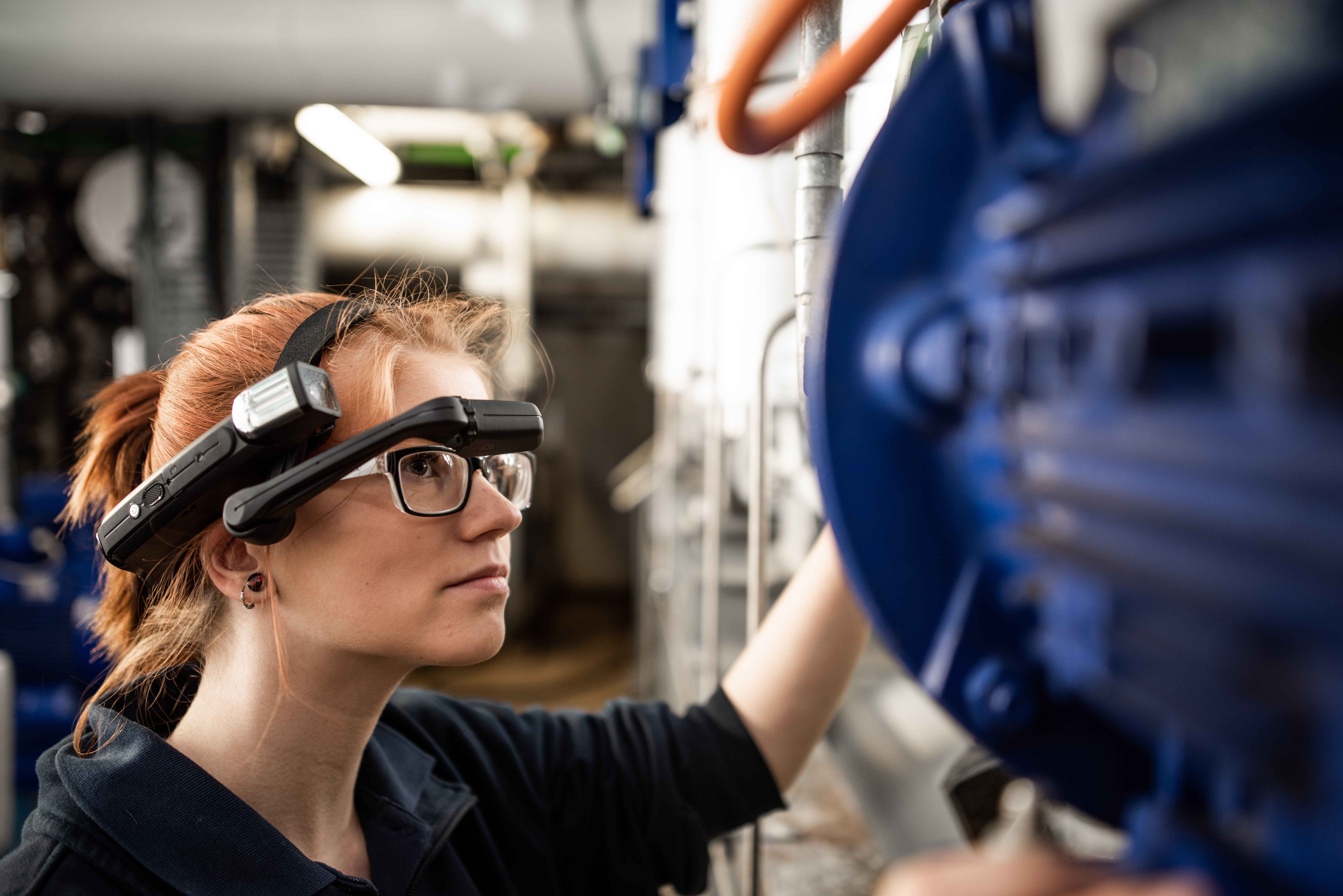 At this year’s ACHEMA, KSB Service GmbH is, for the first time, presenting its new service concept based on augmented reality. (KSB SE & Co. KGaA, Frankenthal)