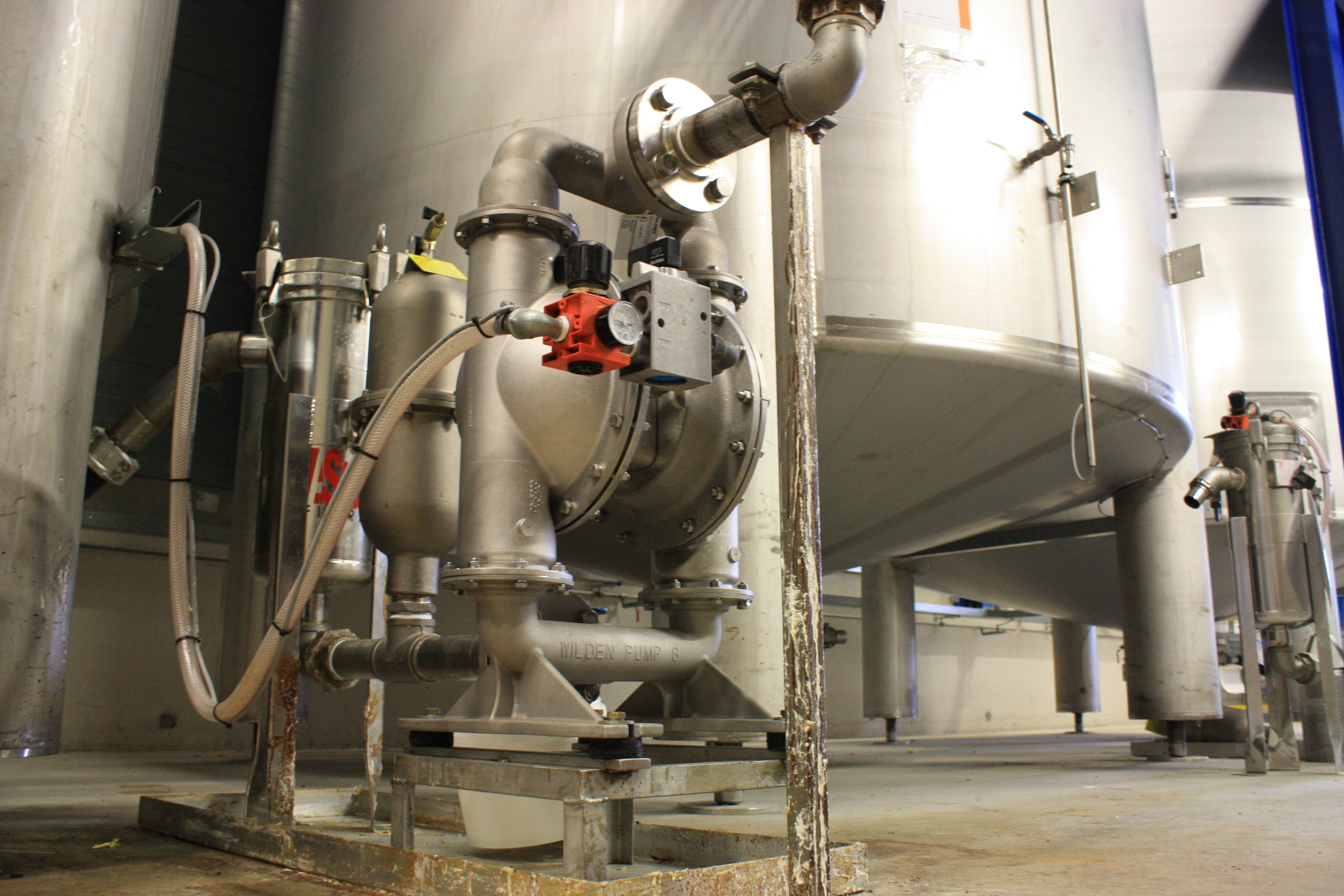A stainless-steel Wilden Advanced PX Series AODD Pump in use at the SABA B.V. glue- and adhesive-manufacturing facility in the Netherlands.