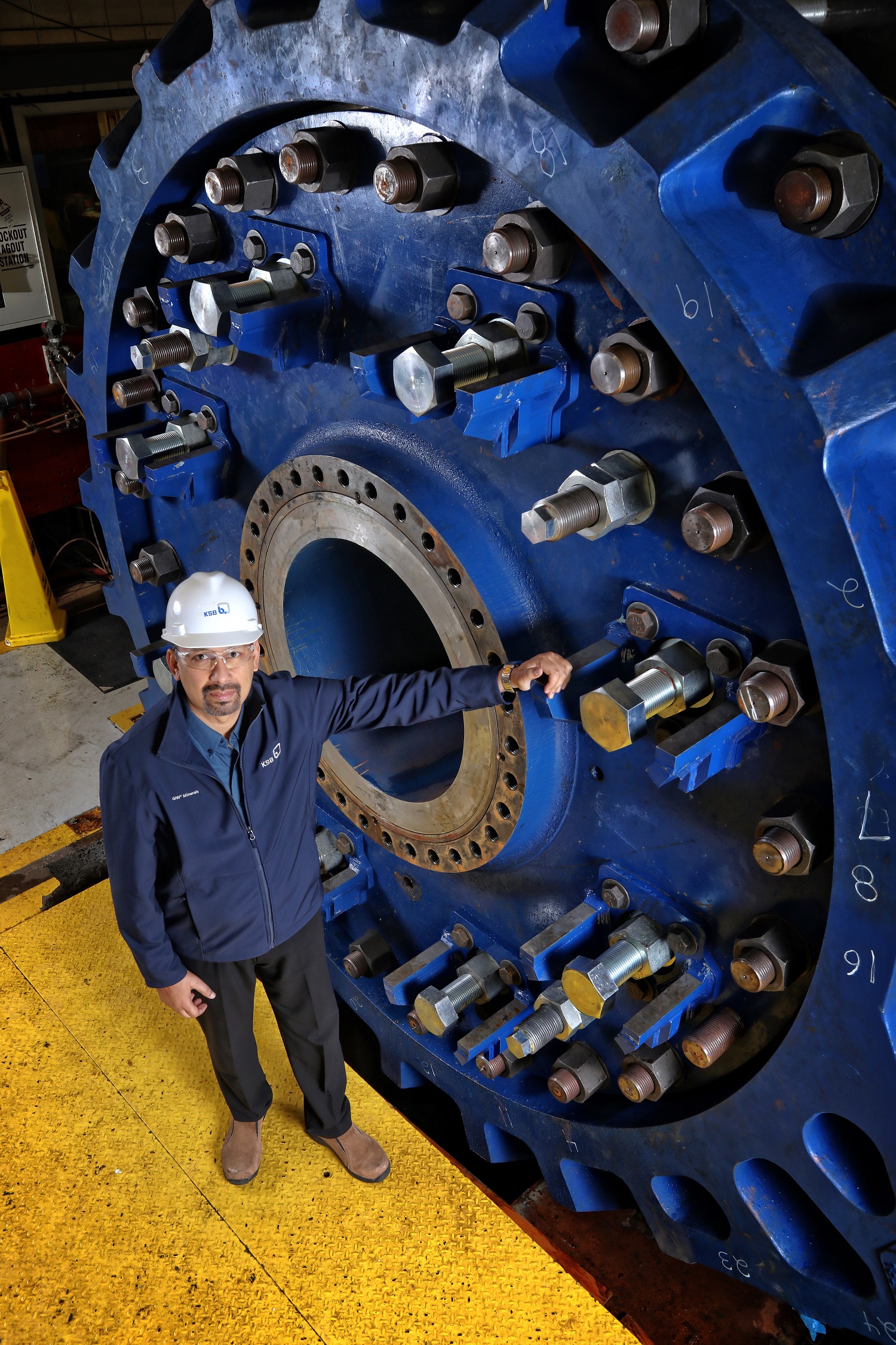 Jonathan Samuel, GIW’s VP of Sales and Marketing with the TBC-92, the largest and heaviest slurry pump available in the mining industry.