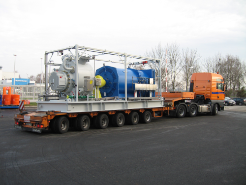 More than 16 trucks were necessary to transport the multiphase pump systems to Bremen harbor.
